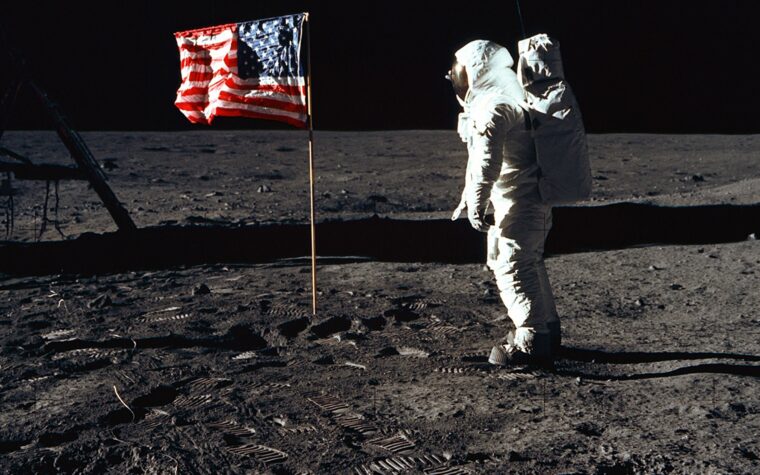 astronaut landing on moon